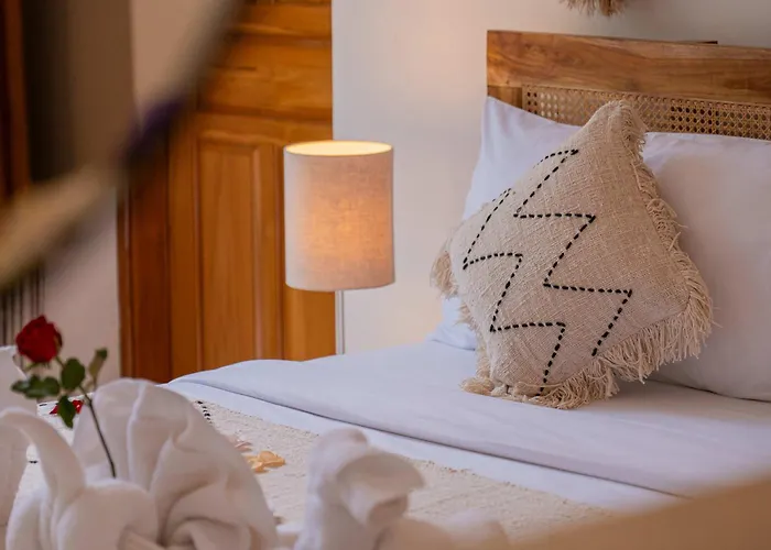 Luxury 4bd Casa Diplomatico With Private Pool Ferienhaus Seminyak